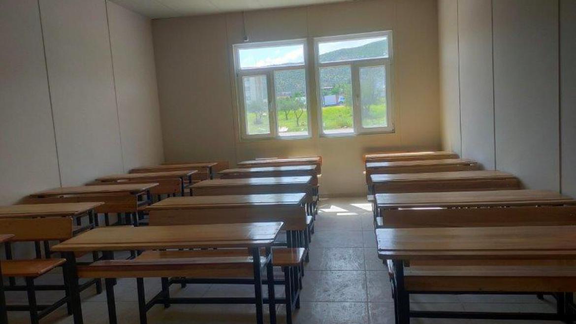 Deprem Bölgesi Okul